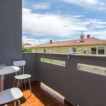 In Mit Eigenem Balkon - B59555